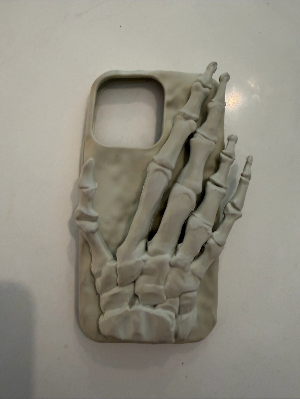 3D Skeleton Hand iPhone Case 
fits- 12-13 & 14-15 Pro Max
💀 Halloween/Gothic